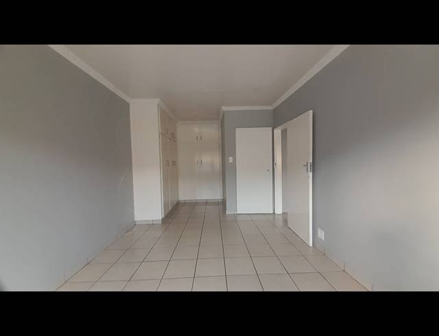 2 BEDROOM TOWNHOUSE TO LET IN THREE RIVERS